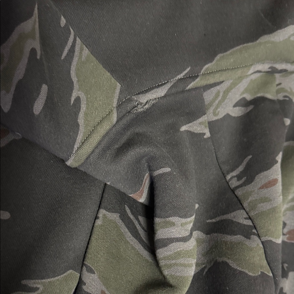 Jordan Black and Gray Jacket Jordan camo - Picture 5 of 6